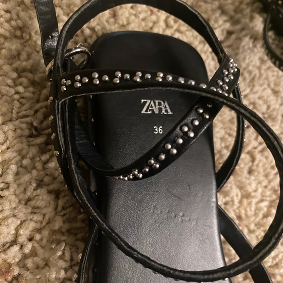 Studded flat sandals - Picture 9 of 9